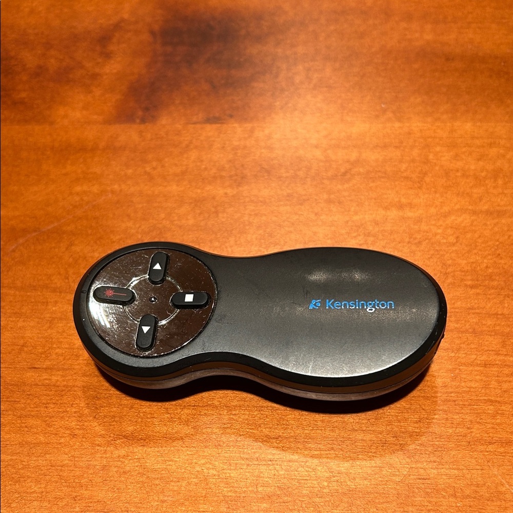 Kensington wireless presenter with red LED 
Gently used just needs battery